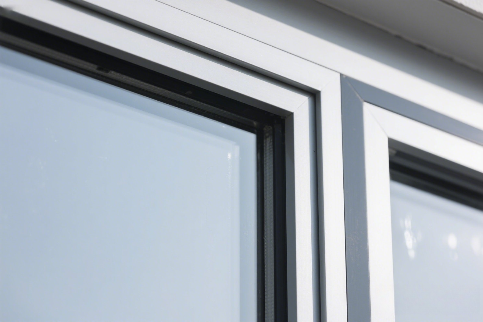 隔热断桥铝门窗密封性能：几道密封才够用